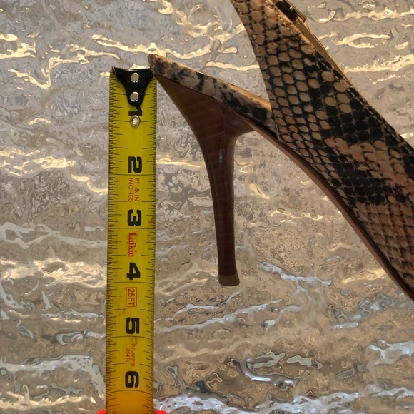 Snake Skin Patterned Stuart Weitzman Heels - Picture 5 of 6